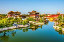 Guided tour through Kaifeng's historical landmarks