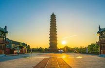 Guided tour through Kaifeng's historical landmarks