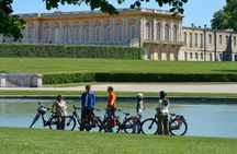 Versailles guided bike tour on a premium bike