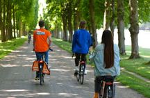 Versailles guided bike tour on a premium bike