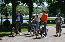 Versailles guided bike tour on a premium bike