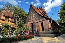 Private full-day tour to Chiang Rai with van and driver