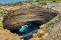 Catamaran trip discovering Benagil Cave from Vilamoura Marina