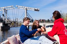 Cozy and fun canal boat tour of Amsterdam