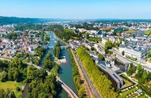 Pau city highlights walking tour with a local guide