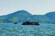 Private guided tour of Hangzhou's West Lake and cultural sites