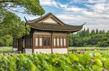 Private guided tour of Hangzhou's West Lake and cultural sites