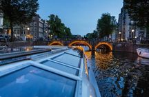 Happy holidays evening cruise in Amsterdam with wine and cheese box