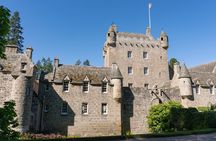 Cawdor Castle entry and visit to the Cairngorms National Park