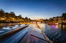 Amsterdam winter evening cruise with snacks and drinks options