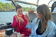 Stockholm sightseeing cruise with pizza