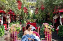 Saigon luxury and snapshots walking tour in Thao Dien