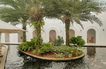 Saigon luxury and snapshots walking tour in Thao Dien