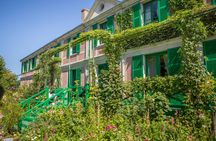 Excursion to Giverny Monet's Gardens and Versailles Palace with audio guide and lunch