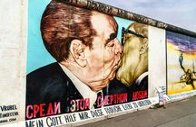 Berlin hop-on hop-off sightseeing pass with Icebar entry