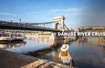 Budapest sightseeing and relaxation pass with guided walking tour and audioguides