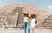 Teotihuacan experience with pyramids and pre-Hispanic cave visit