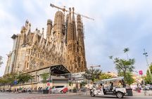 1-hour express tour of Barcelona in a private electric tuk-tuk