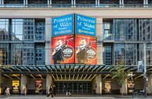 90-minute Toronto   express city tour with photo stop at City Hall