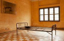 Half-day Tuol Sleng Genocide Museum and Russian Market tour