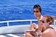 Private boat and snorkeling experience with lunch in Hurghada