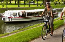 Guided bicycle tour across Stockholm