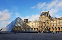 Guided Louvre exterior tour and skip-the-line entry with audio guide
