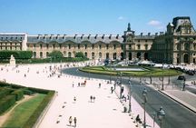 Guided Louvre exterior tour and skip-the-line entry with audio guide