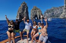 2-hour private boat tour around Capri