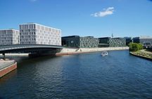 Berlin's history audio tour with Hamburger Bahnhof access