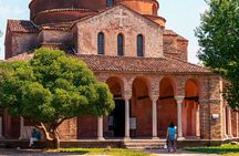 Easy Burano boat trip with optional stop in Venice or Torcello