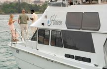 Golden glow Sydney harbour cruise with complimentary drink