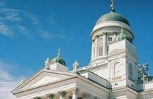 90-minute Helsinki photo walk with local guide