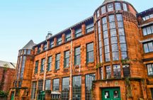 Private architecture walk through Glasgow with a local expert