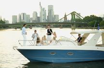 Private boat tour for up to 10 people in Frankfurt with skyline view