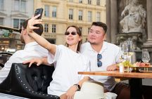 Vienna private evening tour on a vintage car with dinner