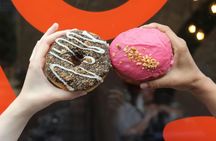 Edinburgh doughnut tour with local history and sweets tasting
