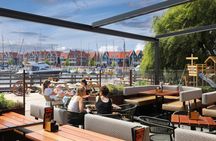 Volendam half-day tour with cheese, clogs and authentic village life