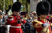Changing of the Guard walking tour in London