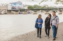 Inside Notre Dame tour with small group city stroll