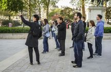 Inside Notre Dame tour with small group city stroll