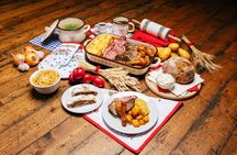 Folklore 4-course dinner in Prague with unlimited drinks and show