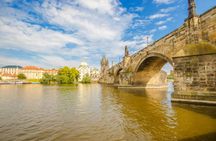 Prague sightseeing with bus, walking tour, lunch and river cruise