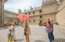 Prague sightseeing with bus, walking tour, lunch and river cruise