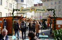 Vienna's Easter markets and highlights tour in an electric classic car