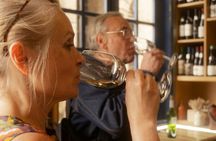 Traditional food tour in Bordeaux