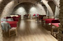 Tasting experience in the dark in a historic wine cellar in Bratislava