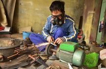 Da Sy Village guided tour with knife-making experience