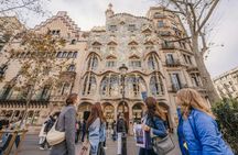 Gaudi walking tour and paella cooking class