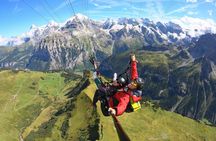 Tandem paragliding tour over Mürren Lauterbrunnen Valley